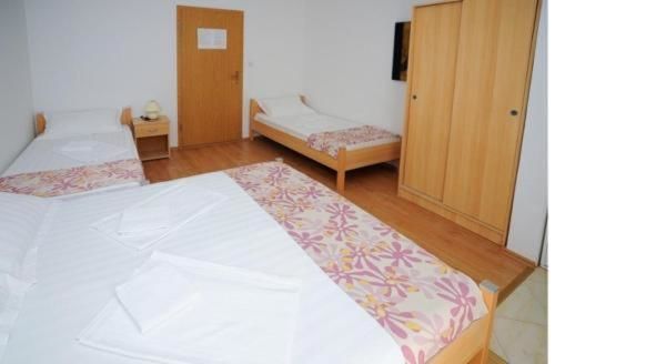 Фермерские дома Apartments and Rooms Ljiljana&Smilja Улцинь-11